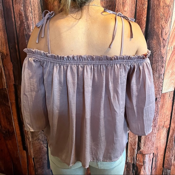 Off the shoulder top - Picture 2 of 5